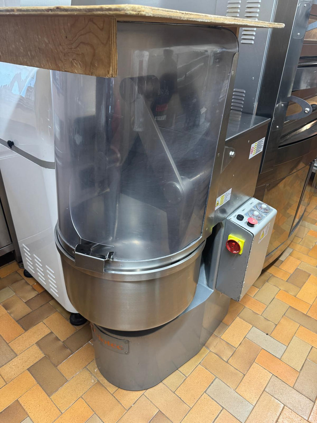 Impastatrice a braccia tuffanti marca GIOTEK modello 60 kg