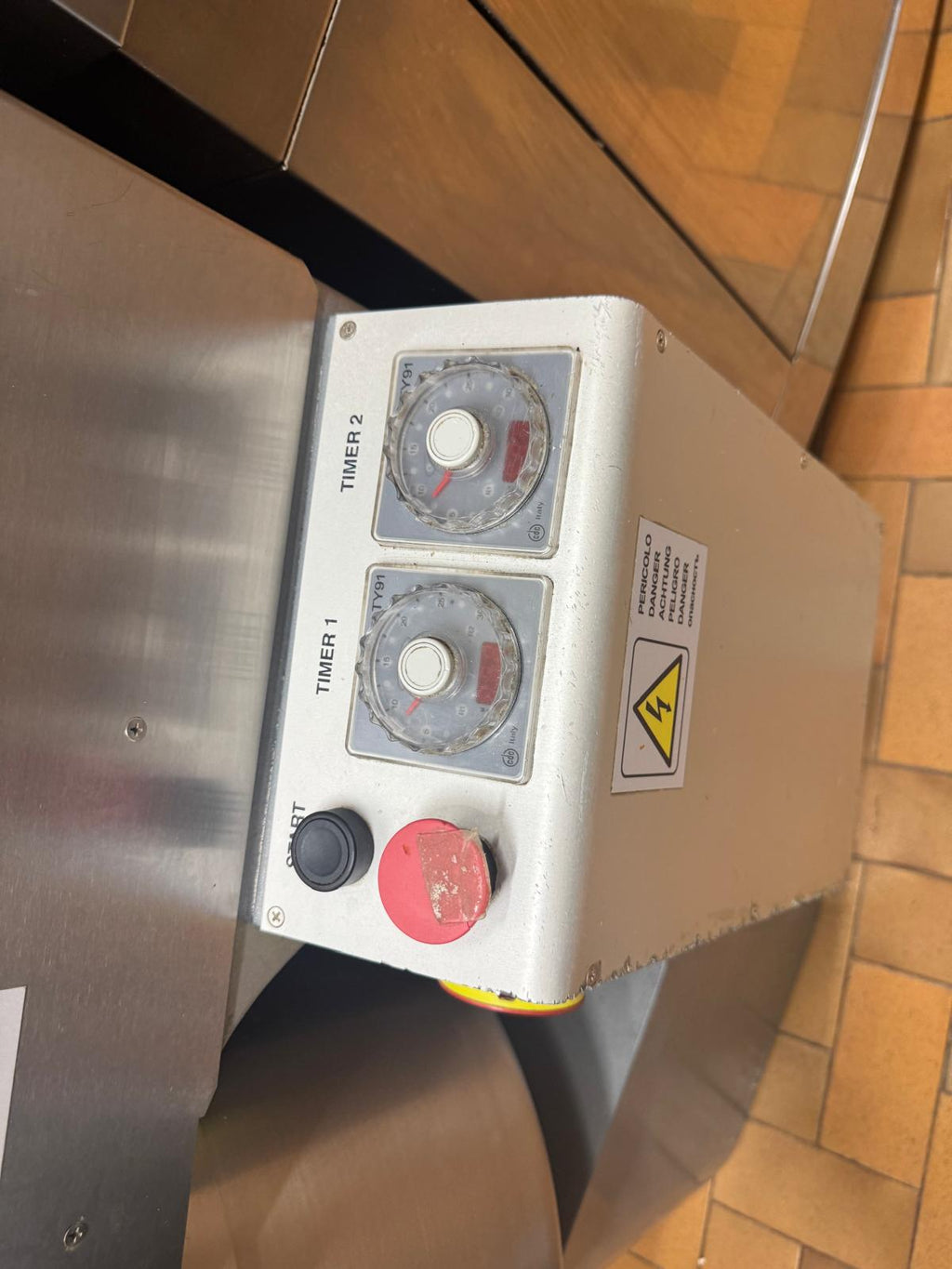 Impastatrice a braccia tuffanti marca GIOTEK modello 60 kg