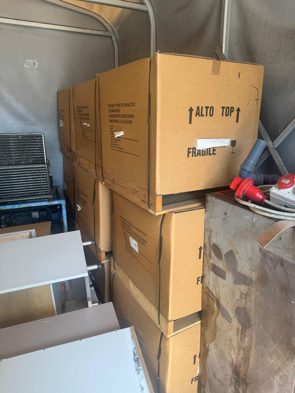 Stock macchine del ghiaccio acqua/aria marca ICEMATIC cubetto pieno da 300kg